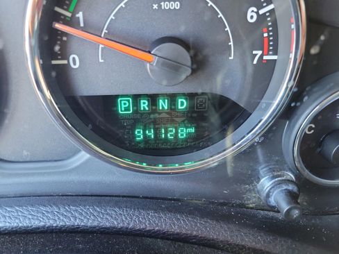 Used 2017 Jeep Wrangler Unlimited Sahara w/ Max Tow Package image 11