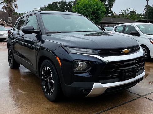 Used 2021 Chevrolet TrailBlazer LT w/ Sun and Liftgate Package FWD image 4