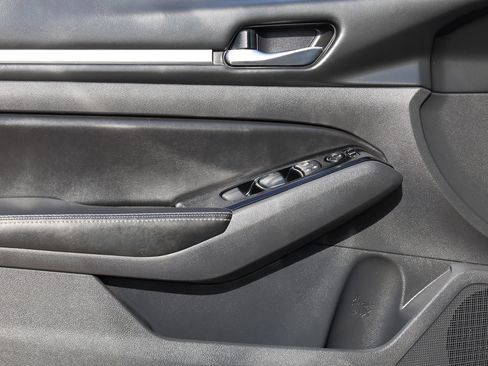 Used 2023 Nissan Altima 2.5 SV FWD image 24