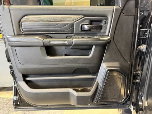 Used 2025 RAM 3500 Limited AWD/4WD image 12