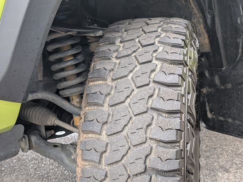 Used 2023 Toyota Tacoma TRD Off-Road AWD/4WD image 33