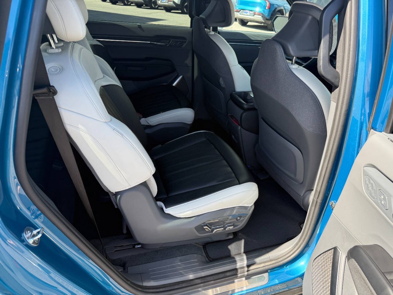Used 2024 Kia EV9 GT-Line AWD/4WD image 13