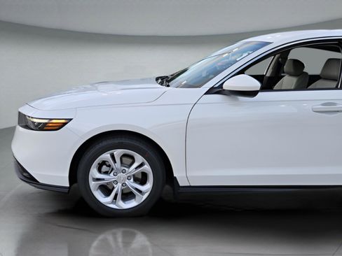 New 2025 Honda Accord LX image 37