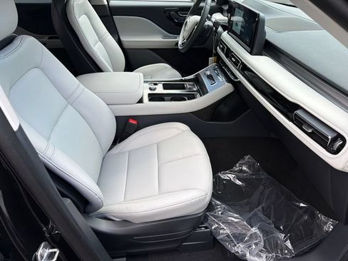 New 2026 Lincoln Aviator 2WD w/ Jet Appearance Package image 14