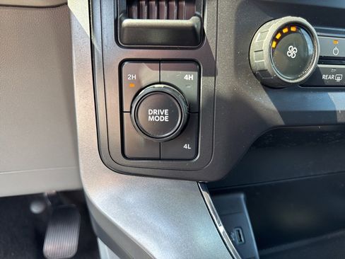 Used 2021 Ford F150 XLT image 43