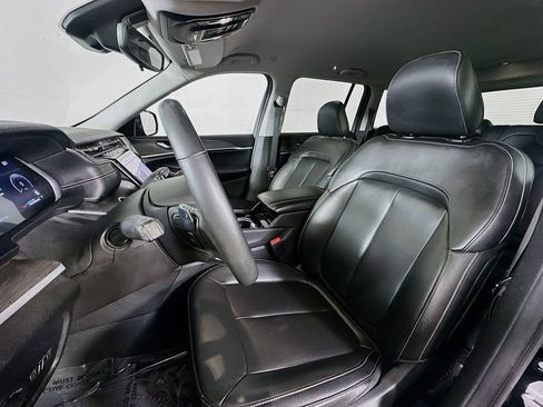 Used 2023 Jeep Grand Cherokee Limited w/ Black Appearance Package RWD image 15
