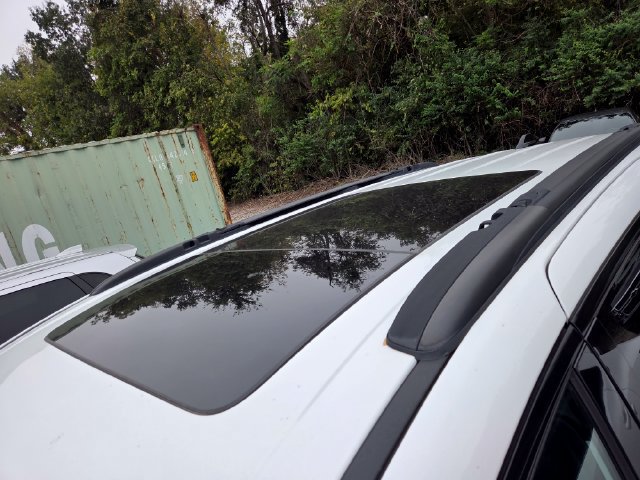 Used 2025 Chrysler Pacifica Limited FWD image 8