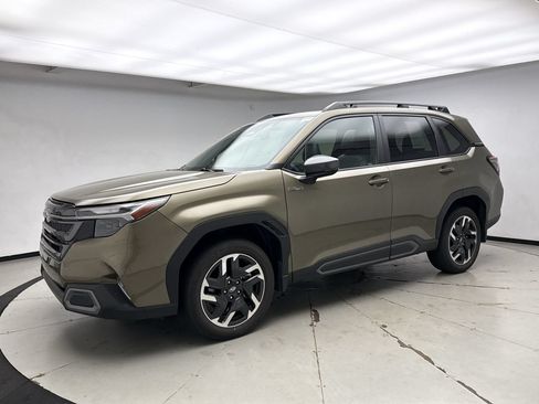 Used 2025 Subaru Forester Limited AWD/4WD image 1