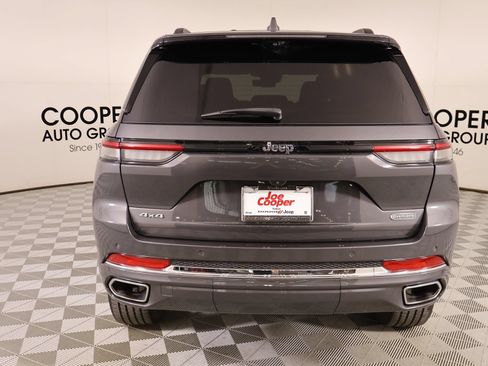 Used 2022 Jeep Grand Cherokee Overland w/ Luxury Tech Group IV AWD/4WD image 23