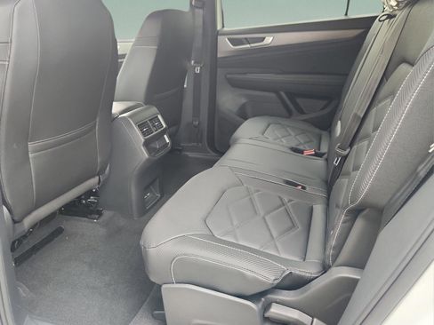 New 2026 Volkswagen Atlas Cross Sport SE image 14