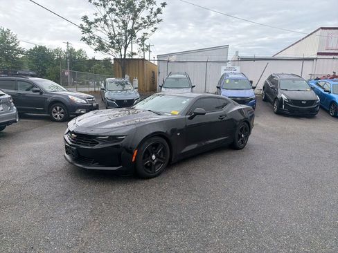 Used 2023 Chevrolet Camaro LT RWD image 3