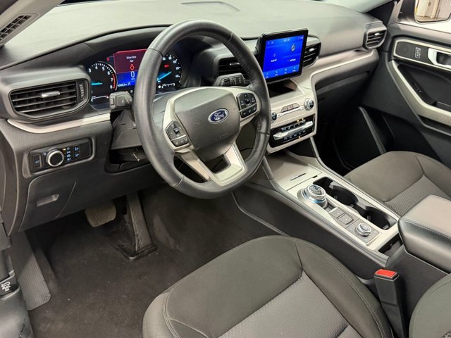 Certified 2023 Ford Explorer XLT AWD/4WD image 3