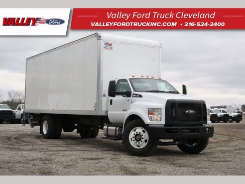 New 2026 Ford F750 2WD Regular Cab Super Duty image 1