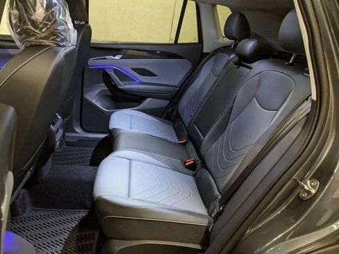 New 2026 Volkswagen Tiguan SE image 22