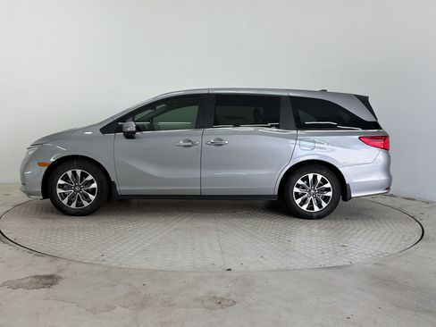 Used 2023 Honda Odyssey EX-L image 2