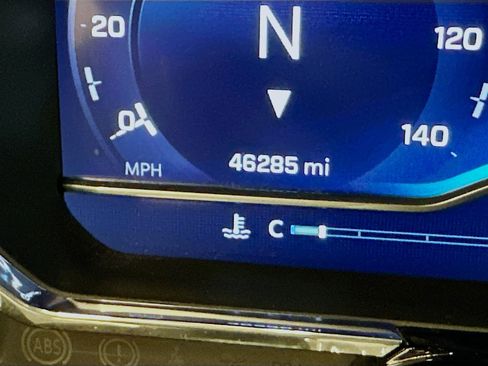 Used 2023 Chevrolet Silverado 1500 LT AWD/4WD image 19