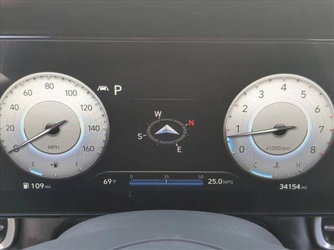 Used 2023 Hyundai Elantra SEL w/ Convenience Package FWD image 11
