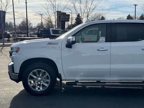 Used 2022 Chevrolet Silverado 1500 LTZ w/ Z71 Off-Road Package image 11