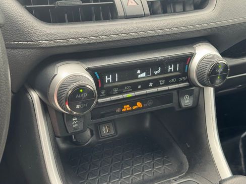 Used 2023 Toyota RAV4 XLE image 31