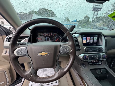 Used 2019 Chevrolet Tahoe LT w/ Luxury Package AWD/4WD image 14
