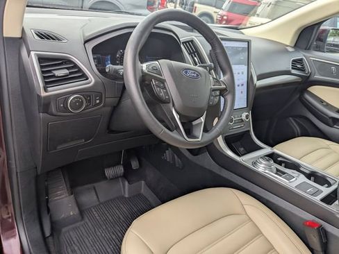 Used 2024 Ford Edge SEL w/ Convenience Package AWD/4WD image 2