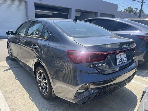 Used 2023 Kia Forte LXS w/ LXS Technology Package FWD image 4