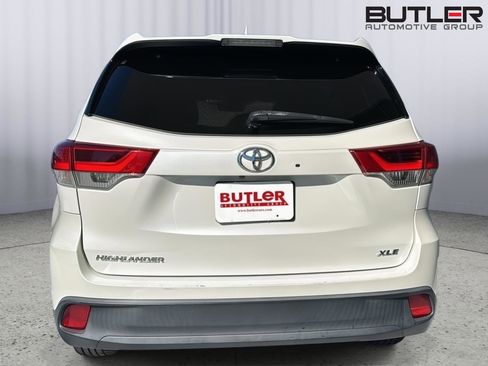 Used 2018 Toyota Highlander XLE image 4