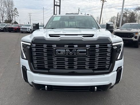 Used 2025 GMC Sierra 2500 Denali Ultimate image 8