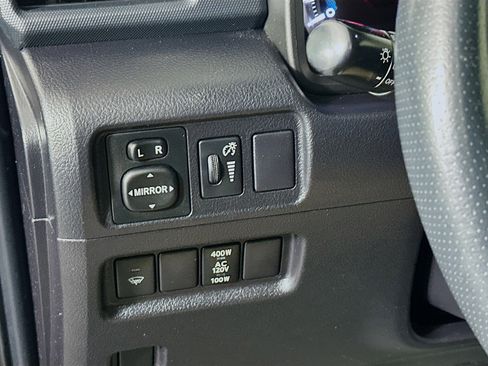 Used 2016 Toyota 4Runner SR5 Premium image 16