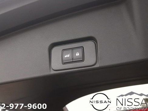 New 2026 Nissan Rogue Platinum w/ Platinum Premium Package AWD/4WD image 16