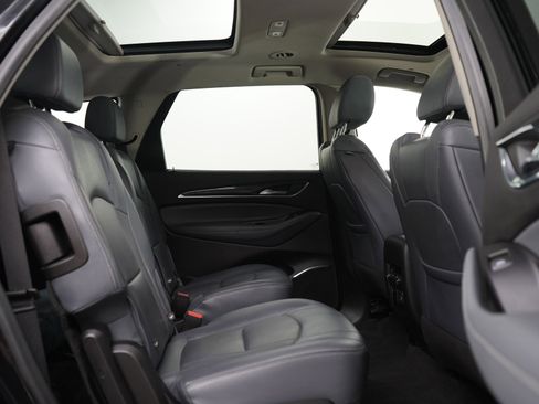 Used 2020 Buick Enclave Essence w/ Sound and Sites Package AWD/4WD image 13