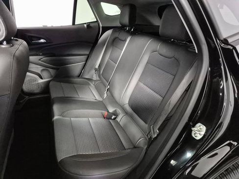 Certified 2025 Chevrolet Trax LT w/ LT Convenience Package image 22