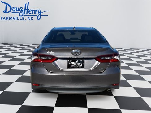 Used 2023 Toyota Camry LE image 4