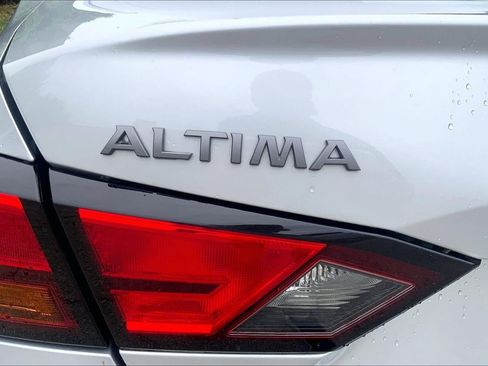 Used 2024 Nissan Altima 2.5 SV AWD/4WD image 30