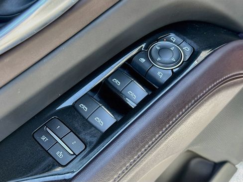 Used 2022 Cadillac Escalade ESV Sport Platinum AWD/4WD image 25