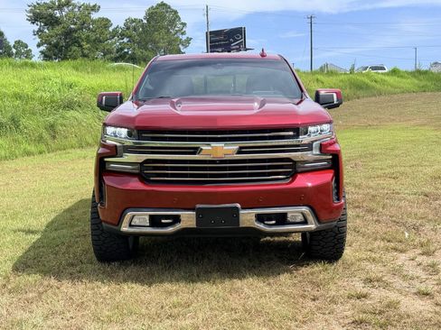 Used 2019 Chevrolet Silverado 1500 High Country w/ Technology Package AWD/4WD image 8