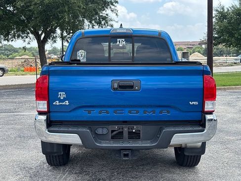 Used 2017 Toyota Tacoma SR5 w/ Tow Package AWD/4WD image 5