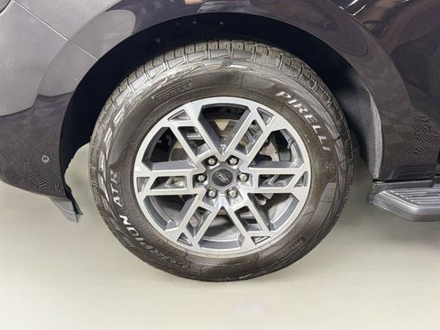 Used 2025 Ford Expedition Active AWD/4WD image 34