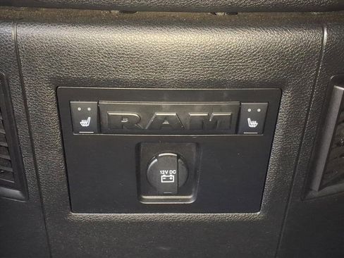 Used 2018 RAM 1500 Laramie w/ Convenience Group image 15