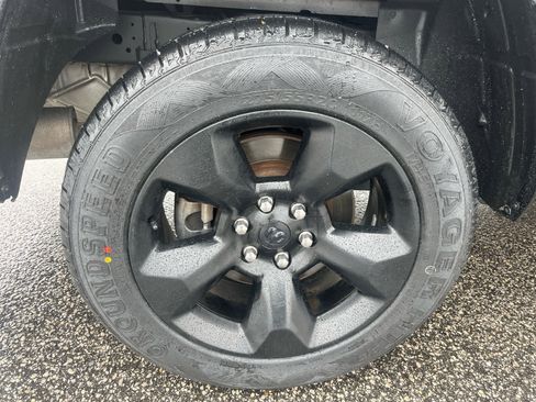 Used 2019 RAM 1500 Big Horn image 28