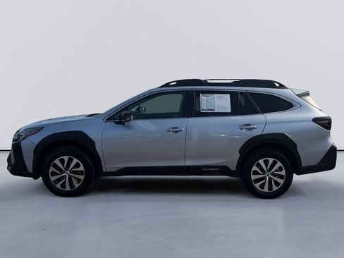 Used 2024 Subaru Outback Premium AWD/4WD image 6