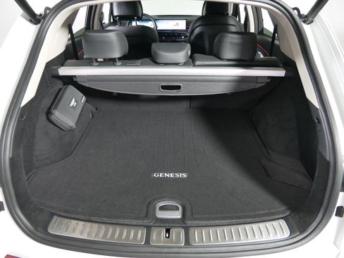 Certified 2026 Genesis GV70 2.5T Select AWD/4WD image 18