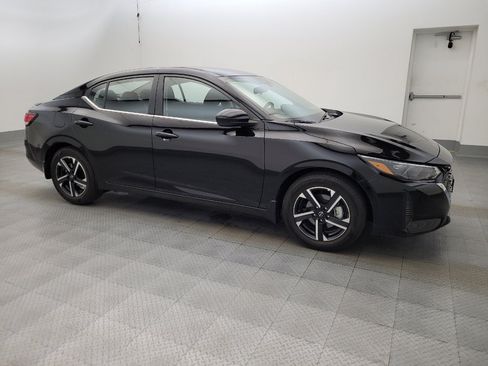 Used 2025 Nissan Sentra SV FWD image 11