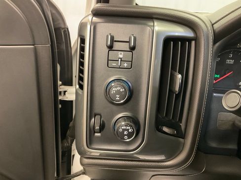 Used 2018 Chevrolet Silverado 1500 LTZ w/ LTZ Plus Package AWD/4WD image 23