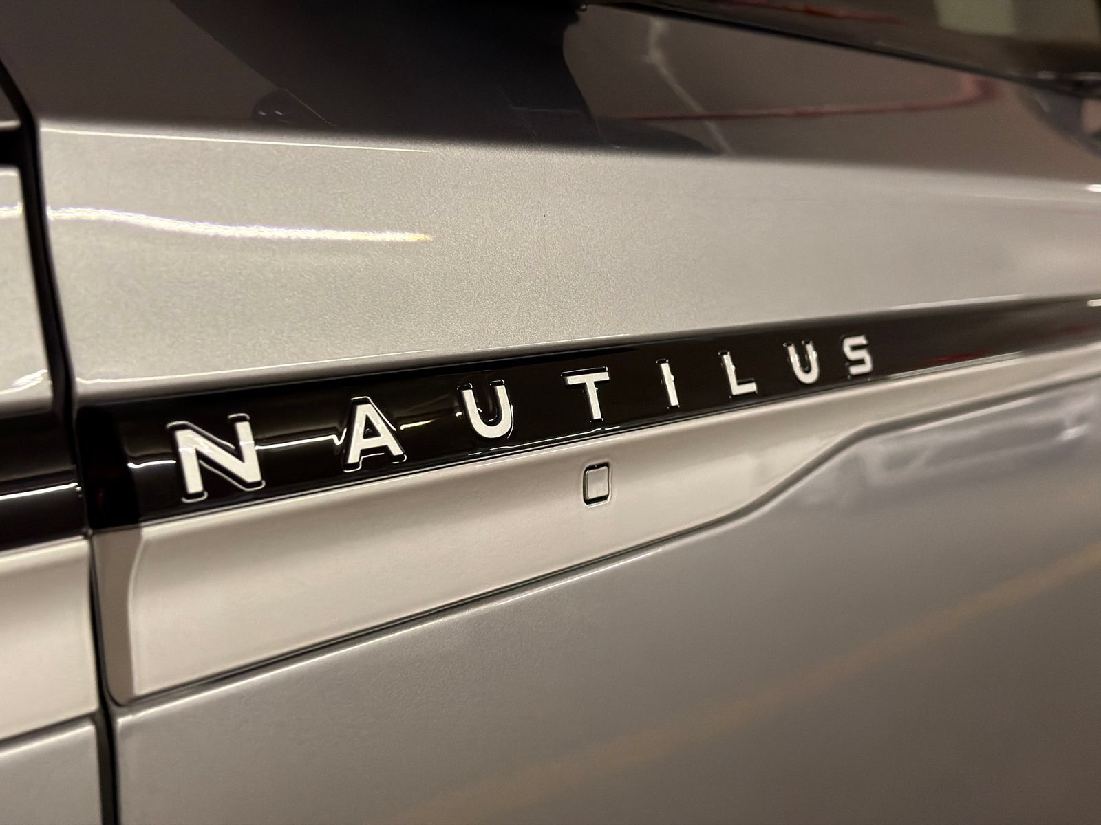 New 2026 Lincoln Nautilus Premier AWD/4WD image 13