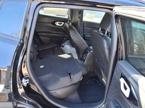 New 2026 Jeep Compass Limited image 30