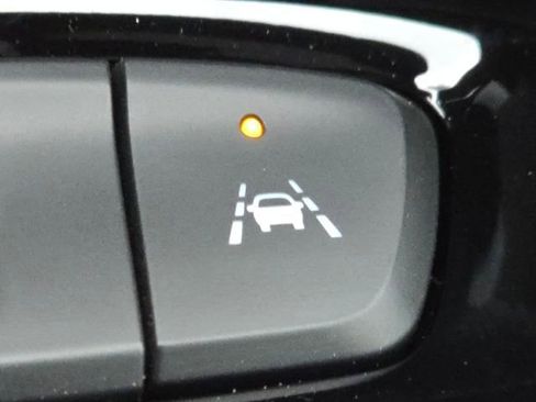 New 2026 Chevrolet Trax RS w/ Driver Confidence Package image 9