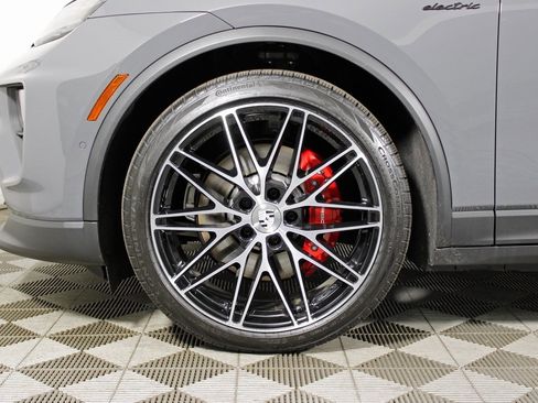 Certified 2025 Porsche Macan 4S Electric image 42