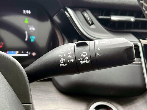 Used 2023 Jeep Grand Cherokee 4WD 4xe w/ Luxury Tech Group II image 23