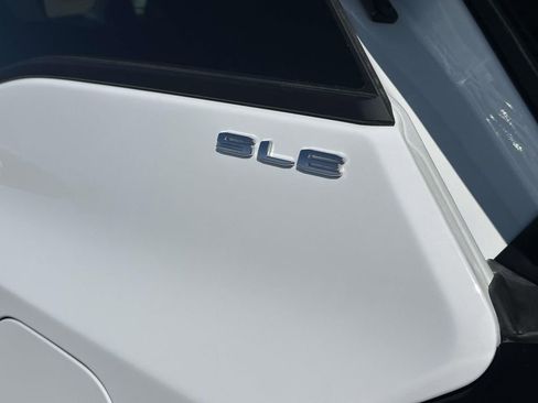 Certified 2023 GMC Terrain SLE w/ Driver Convenience Package image 12